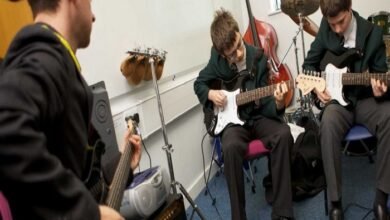 Private Music Lessons vs. Group Classes